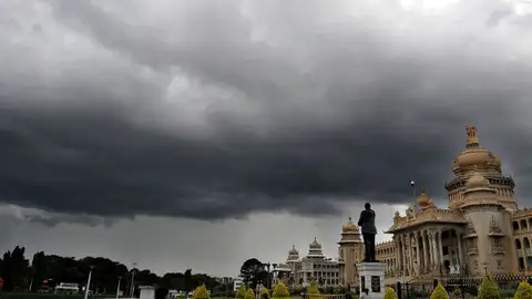 Bengaluru Weather Forecast October 18, 2024-The IMD has forecast moderate to heavy falls for Bengaluru on Friday, 18th October 2024