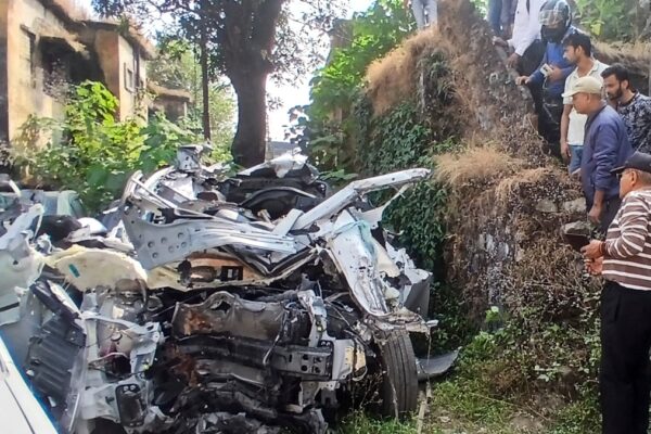 Dehradun Accident Six Friends Die as Vehicle Takes U-Turn on Kanwali Road and Crashes Late Monday